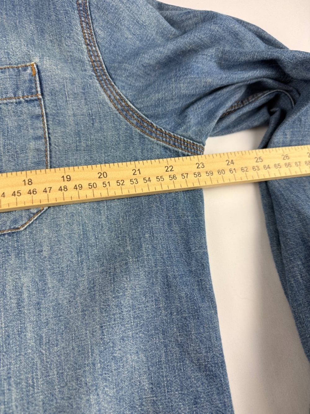Gap Classic Fit Denim Button Down Shirt Men’s Large 100% Cotton - Picture 2 of 8